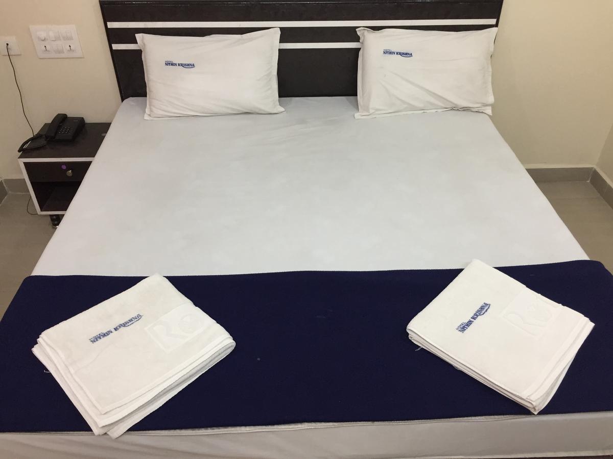 Hotel Nithin Krishna Tirupati Luaran gambar